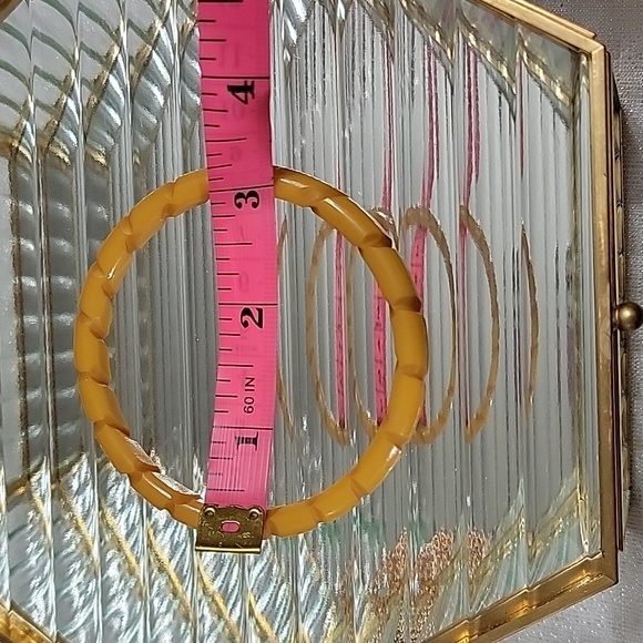 Bakelite Butterscotch Molded Carved Vintage Bangle Bracelet Set of Two - Picture 10 of 11